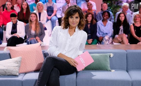 Faustine Bollaert sur le plateau de "Ca commence aujourd'hui"