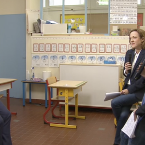 Emmanuel Macron interrogé par les journalistes de TF1 et de France 2