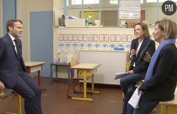 Emmanuel Macron interrogé par les journalistes de TF1 et de France 2