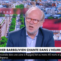 "L'heure des pros" : Pascal Praud et Laurent Joffrin chantent "Aline" avec Didier Barbelivien sur CNews