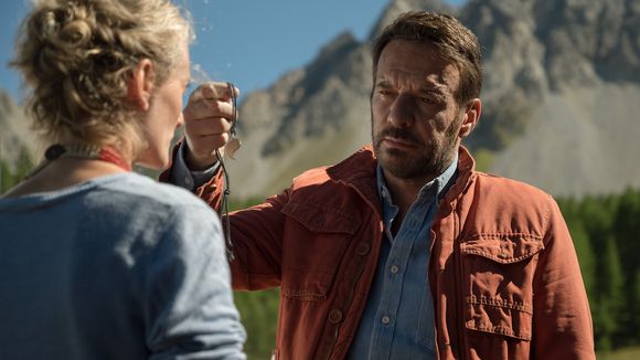 Audiences : "Alex Hugo" domine "Koh-Lanta" pour son arrivée sur F3, Cymes et Bollaert en petite forme sur F2