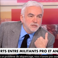 Pascal Praud charge Yann Barthès : "Il passe son temps à voler nos images !"