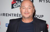 La bande-annonce du prochain spectacle de Cauet