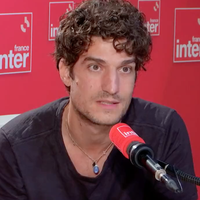 Crise du cinéma français : L'acteur Louis Garrel compare les plateformes vidéo à des "cuisines Mobalpa"