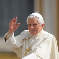 Déprogrammation : France 2 casse son antenne jeudi matin pour les obsèques du pape Benoit XVI