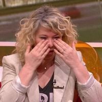 "Je ne voulais pas vous faire pleurer" : Cécile Bois émue aux larmes par une surprise de son mari dans "Télématin"