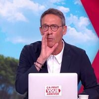 "Vous nous mettez dans une merde noire !" : Julien Courbet gêné en prenant l'antenne en retard à cause de Laurent Gerra