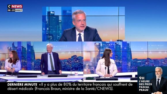 "J'ai eu une frayeur !" : Un journaliste de CNews chute en direct, Romain Desarbres surpris