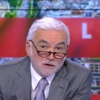 "J'aimerais que l'Arcom me défende" : Pascal Praud dénonce "une chasse à l'homme" après la polémique sur les punaises de lit