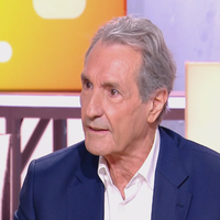 "Je ne pouvais plus travailler avec lui" : Jean-Jacques Bourdin s'en prend à Marc-Olivier Fogiel dans "C médiatique"