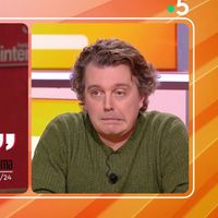 "Jusqu'ici tout allait bien, du coup" : Alex Vizorek ironise sur le départ de Maïa Mazaurette de "Jusqu'ici tout va bien" sur France Inter