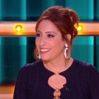 "Ma mère m'a appelée..." : Léa Salamé revient sur les rumeurs de "tensions" avec Christophe Dechavanne dans "Quelle époque"