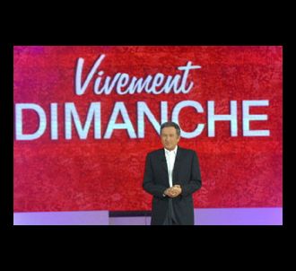 Michel Drucker présente 'Vivement Dimanche'
