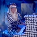 Lady Gaga présente son nouveau single "Yoü and I" dans l'émission "The View"