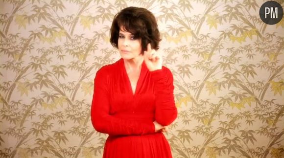 Fanny Ardant dans le clip "Elle me dit" de Mika