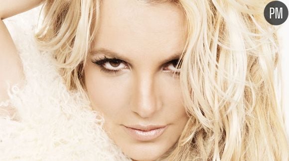 Britney Spears sur la pochette de l'album "Femme Fatale"