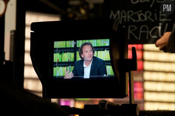 François Busnel présente "La grande librairie" sur France 5