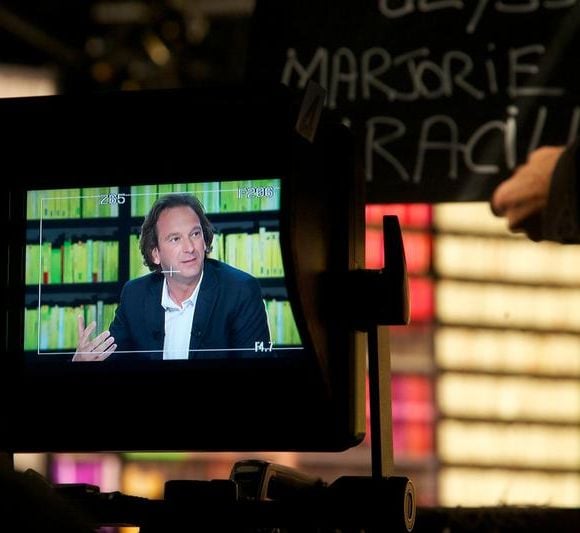 François Busnel présente "La grande librairie" sur France 5