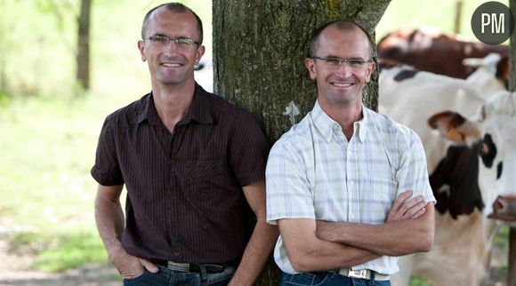 Jo et Rémi, frères agriculteurs de "L'amour est dans le pré" saison 7.