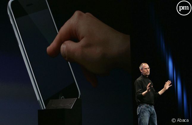 Steve Jobs présente l'iPhone le 9 janvier 2007