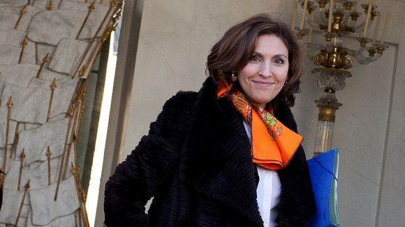 Après sa bourde sur les SDF, la secrétaire d'Etat Nora Berra se justifie