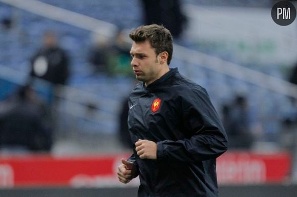 Vincent Clerc s'échauffe avant le match "France/Irlande" qui n'aura pas lieu, le 11 février 2011.