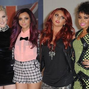 Les Little Mix sur le tapis rouge des Brit Awards 2012