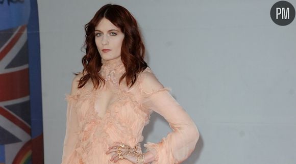 Florence Welch sur le tapis rouge des Brit Awards 2012