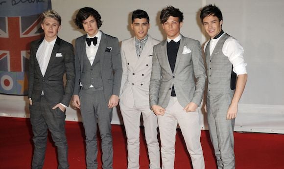 Les One Direction sur le tapis rouge des Brit Awards 2012