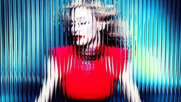 Disques : "MDNA" de Madonna déçoit et s'incline face aux Enfoirés