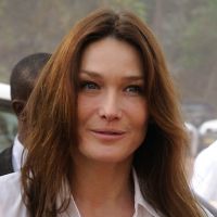 Closer publie une photo de Carla Bruni-Sarkozy déguisée dans la rue