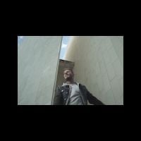 Clip : M. Pokora joue la simplicité pour "On est là"