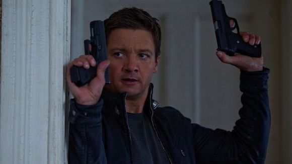 Box-office US : "Jason Bourne : l'héritage" et "Moi, député" viennent à bout de "The Dark Knight Rises"