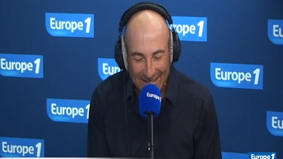 Zapping : Nicolas Canteloup se moque de la lenteur de Natacha Polony