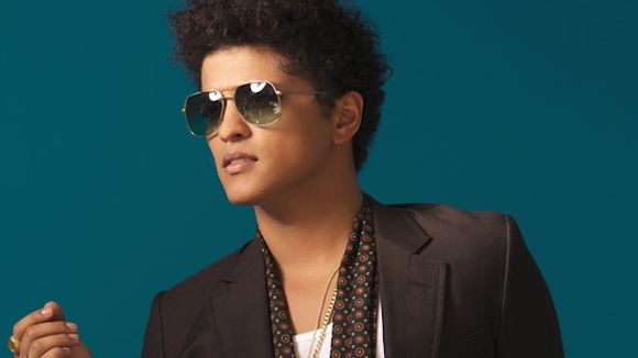 Charts US : Bruno Mars détrône Rihanna et décroche son quatrième numéro un