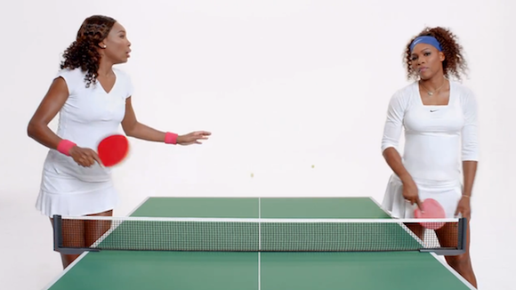 Pub : Les soeurs Williams font du ping-pong pour Apple