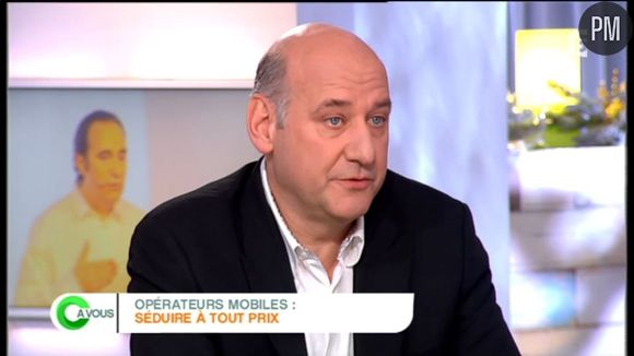 Stéphane Roussel, patron de SFR, interrogé dans "C à vous" sur France 5.