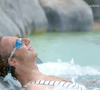 Stéphane Bern saute dans un jaccuzi pour une pub pour un camping