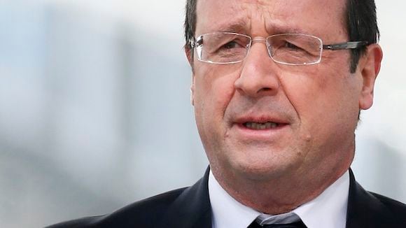 Comparé à un "pingouin" par Carla Bruni, François Hollande réagit