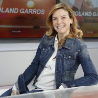 Louise Ekland arrive à la matinale de RTL2