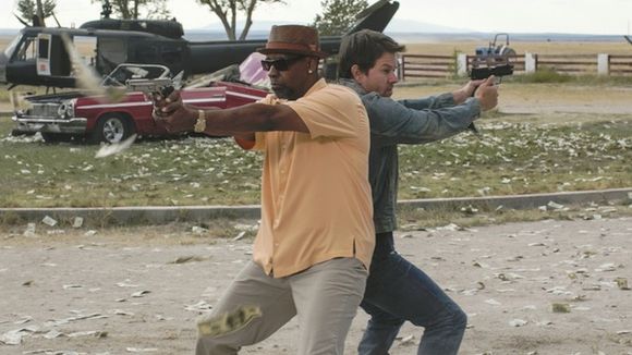 Box-office US : "2 Guns" démarre bien, "Les Schtroumpfs 2" rate son entrée