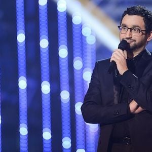 M6 dément avoir voulu débaucher Cyril Hanouna