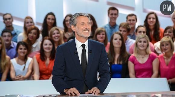 Libération tacle le nouveau "Grand Journal de Canal+"