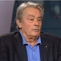 Alain Delon répond à son fils Anthony : "Il ferait mieux de la fermer"