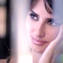 Pub : Penélope Cruz reprend la pose pour Lancôme