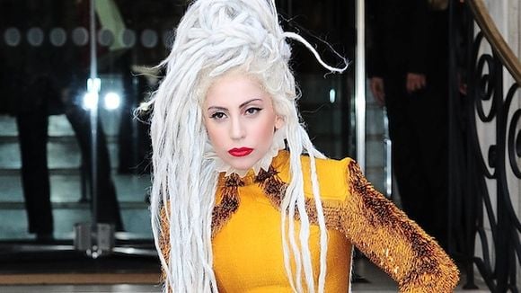 Lady Gaga se dit "trahie" et s'excuse auprès de ses fans