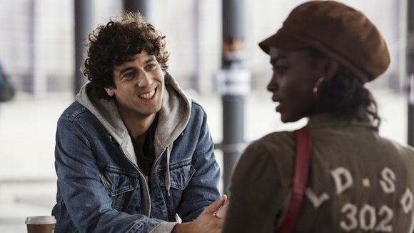 Bande-annonce : Max Boublil est "Prêt à tout" pour Aïssa Maïga