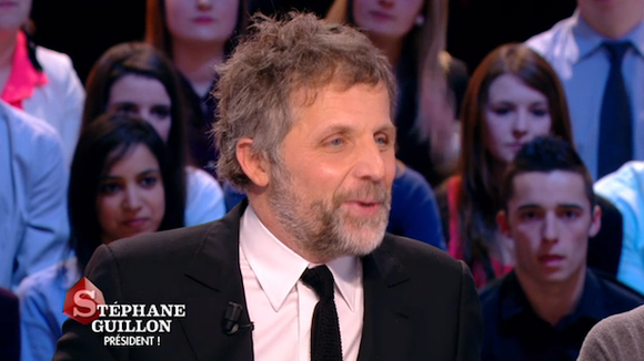 Stéphane Guillon se rend au CSA déposer sa candidature au CSA