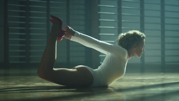 Clip : Kylie Minogue sexy en plein "Sexercize"