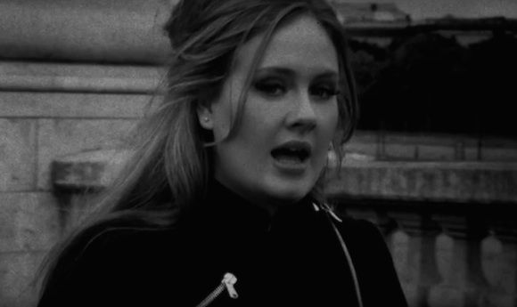 Adele dans le clip de "Someone Like You"